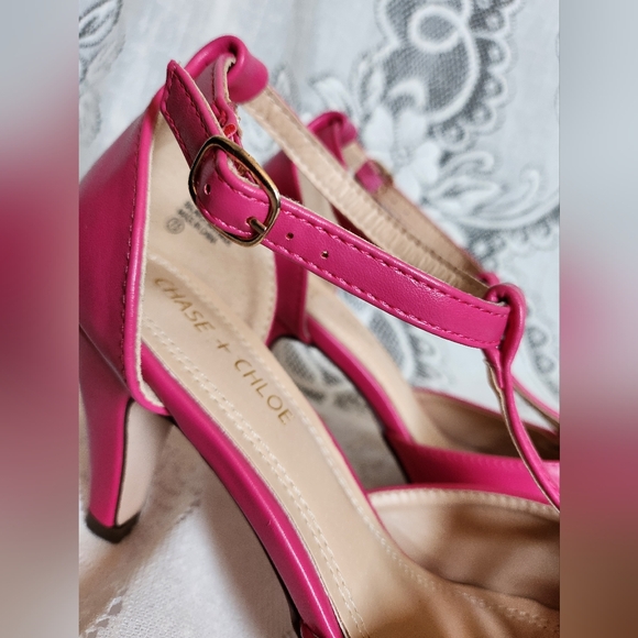 Chase and Chloe - Hot Pink Short Close toed Heel - (7.5) - Picture 8 of 9